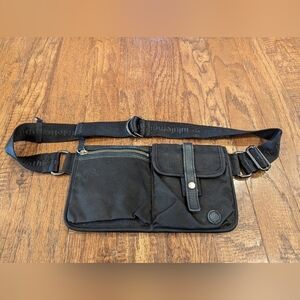 Lululemon Crossbody Sling Utility Fanny Pack Dog Walking Bag, black